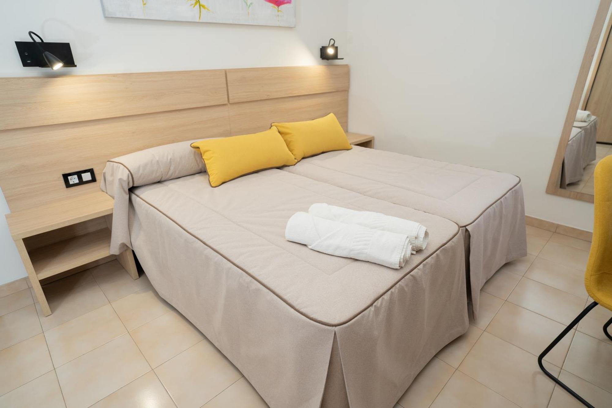 Hotel La Perdi Sant Mateu Bagian luar foto